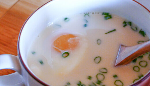 ゆとりがあっても作りたい「豆乳と温泉卵の即席スープ」